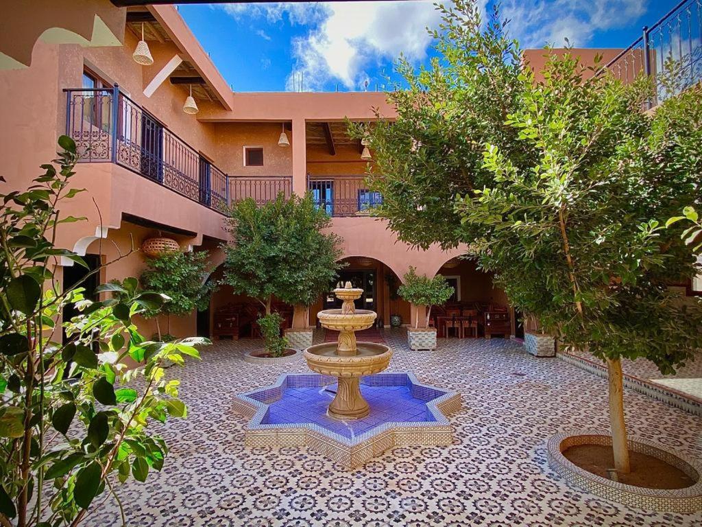 Riad Tamdakhte آيت بن حدو المظهر الخارجي الصورة